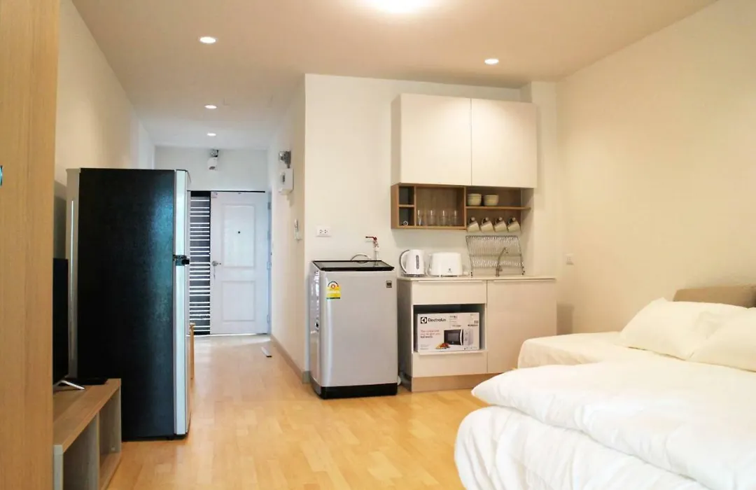Live Like A Local In Ekkamai-1